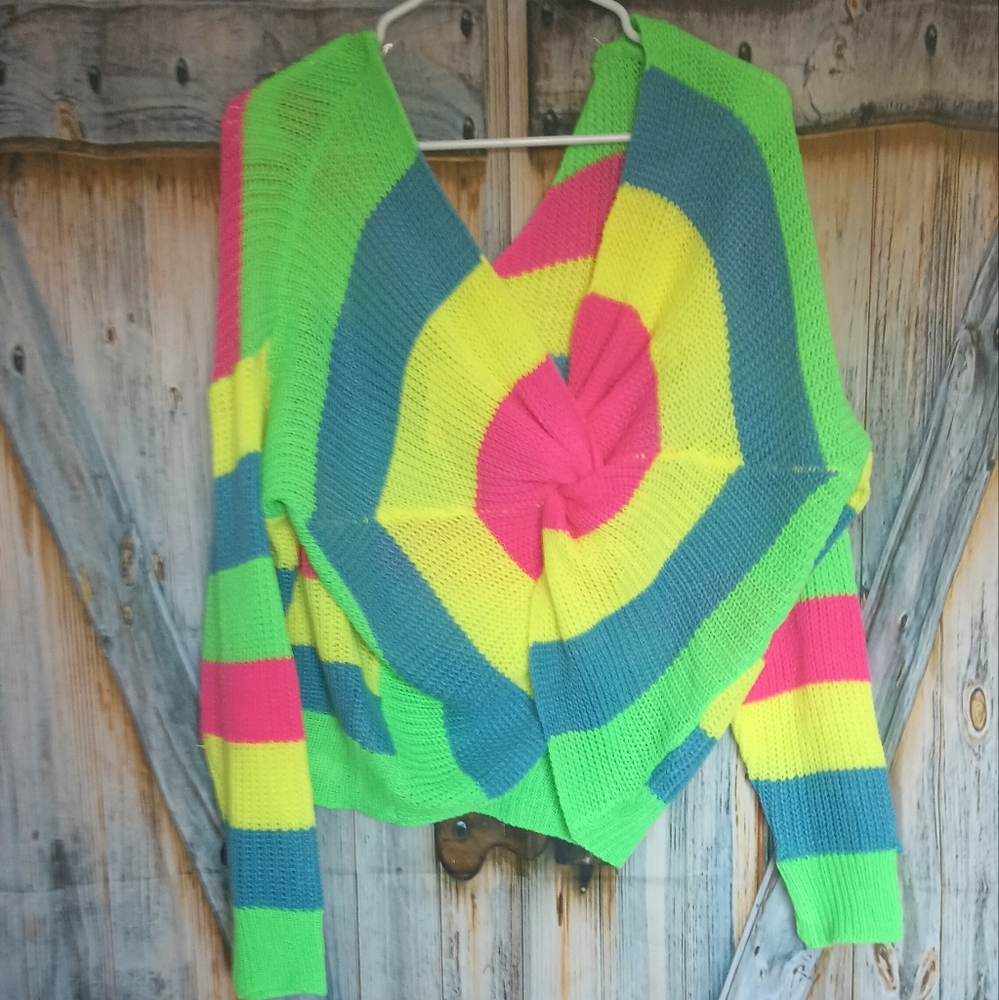 Light weight sweater